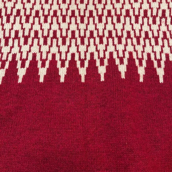 NWT H&M Men's Red Abstract Crewneck Sweater - Great for Fall, Winter, Holidays - Picture 6 of 10